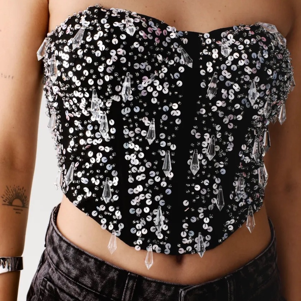 NastyGal
Mesh Hand Embellished Droplet Corset Top (size 4) - Picture 5 of 9
